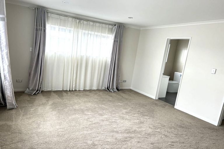 Photo of property in 73 Rosewell Crescent, Flat Bush, Auckland, 2019