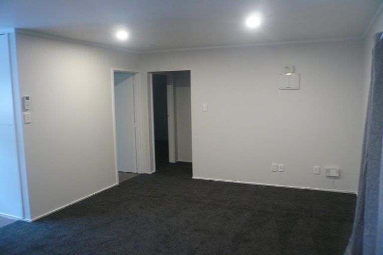 Photo of property in 43 Edmonton Road, Henderson, Auckland, 0612