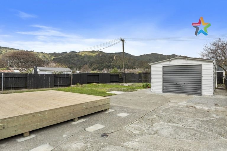 Photo of property in 16 Harris Street, Naenae, Lower Hutt, 5011
