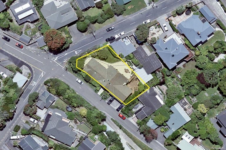 Photo of property in 65 Nicholson Road, Khandallah, Wellington, 6035