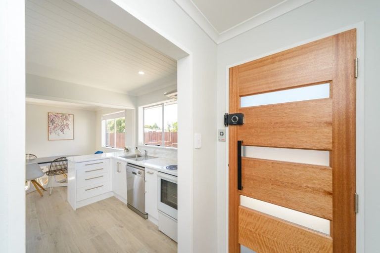 Photo of property in 40 Acacia Street, Kelvin Grove, Palmerston North, 4414