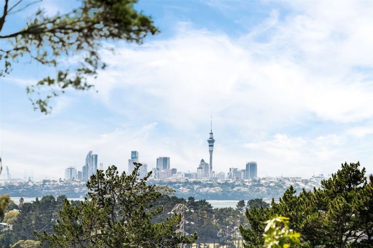 Photo of property in 16 Chorley Avenue, Massey, Auckland, 0614