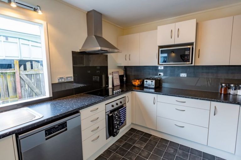 Photo of property in 13 Walton Road, Paraparaumu Beach, Paraparaumu, 5032