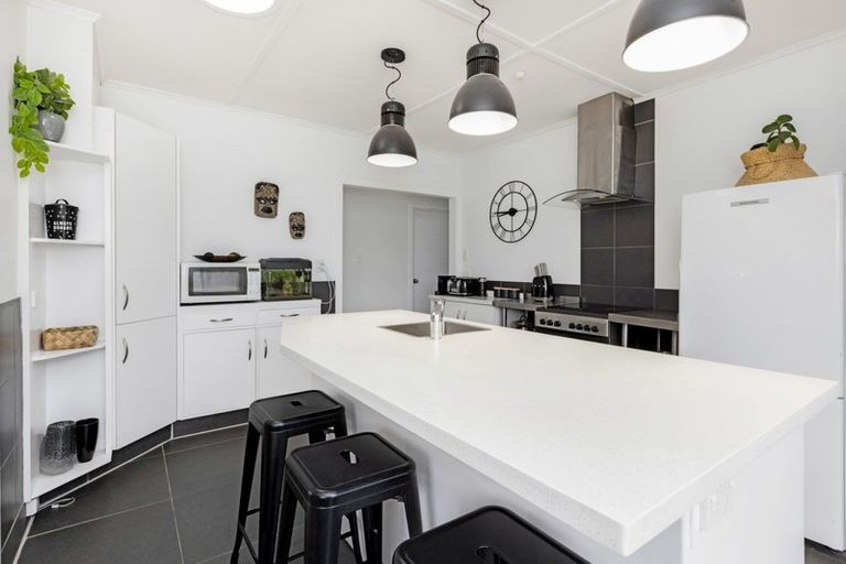 Photo of property in 16 Laurent Place, Greenmeadows, Napier, 4112