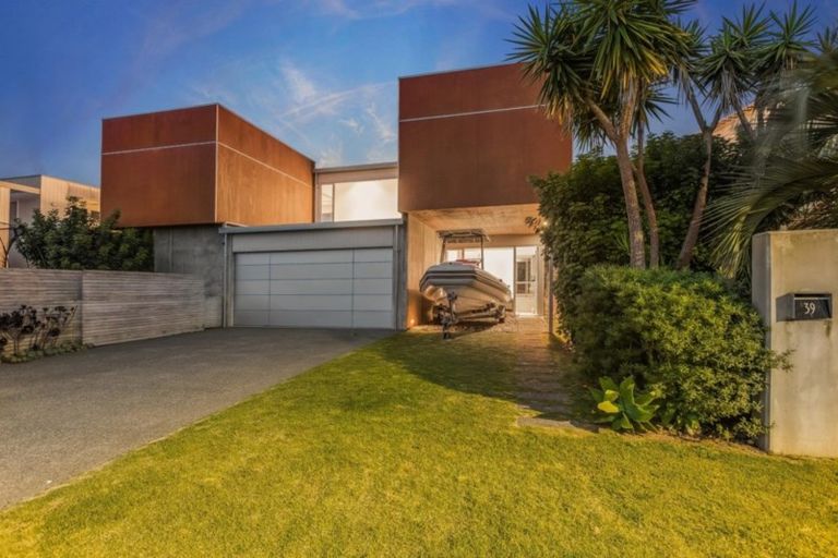 Photo of property in 39 Taumata Road, Omaha, 0986