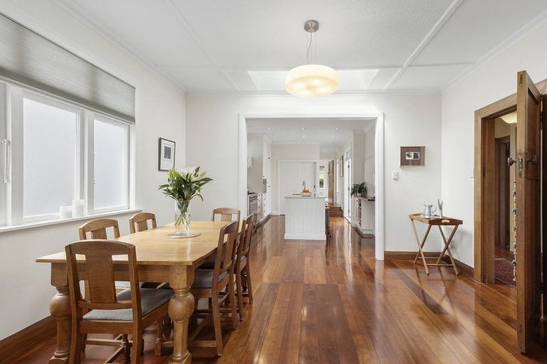 Photo of property in 11 Firth Terrace, Karori, Wellington, 6012