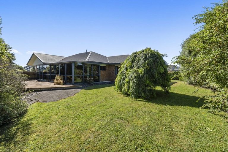 Photo of property in 34 Greenwood Place, Fitzherbert, Palmerston North, 4410