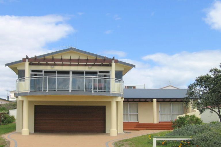 Photo of property in 70 Bway Road, Waihi Beach, 3611
