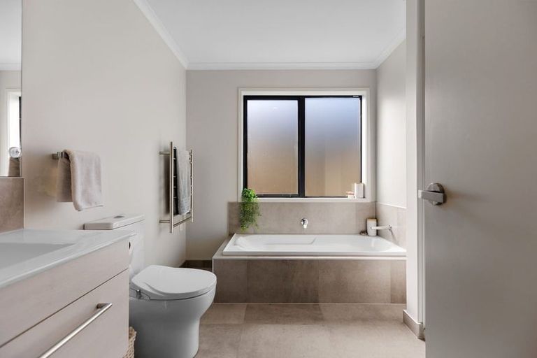 Photo of property in 6 Pense Place, Papamoa, 3118