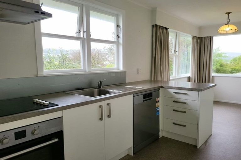 Photo of property in 27 Lynda Avenue, Paparangi, Wellington, 6037