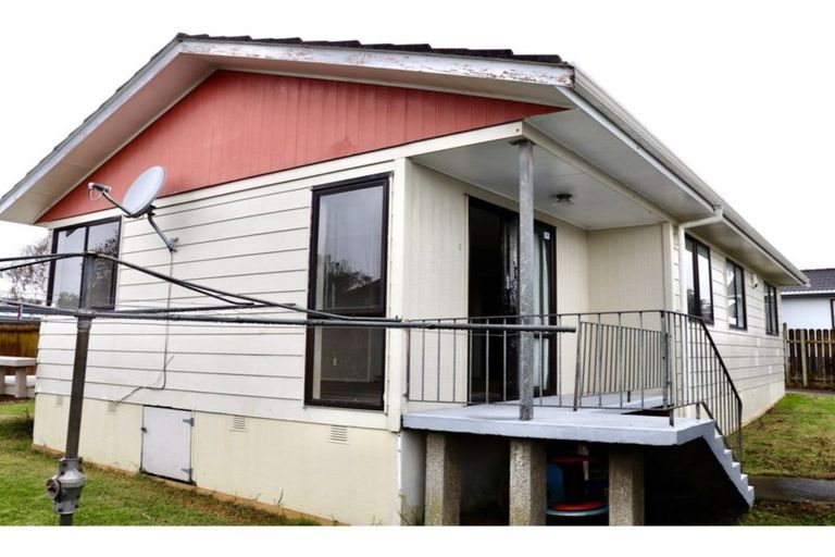 Photo of property in 1/41 Taitimu Drive, Weymouth, Auckland, 2103