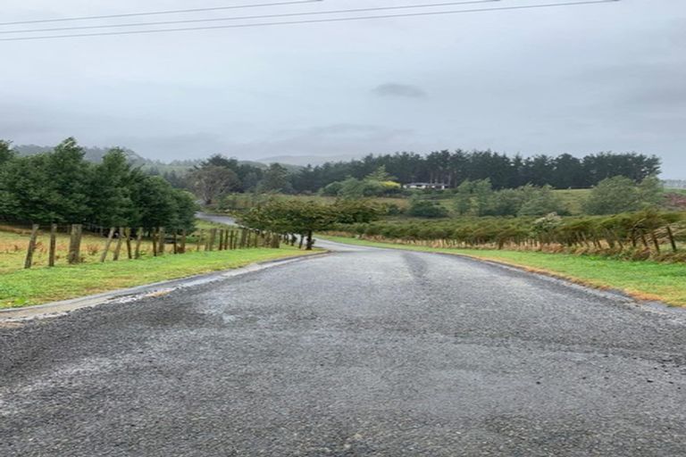 Photo of property in 221 Kahuterawa Road, Linton, Palmerston North, 4472