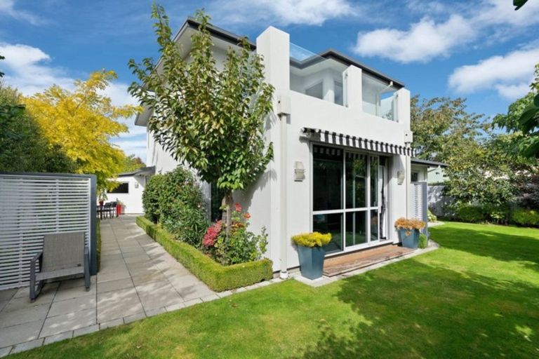 Photo of property in 4a Nutfield Lane, Cashmere, Christchurch, 8022