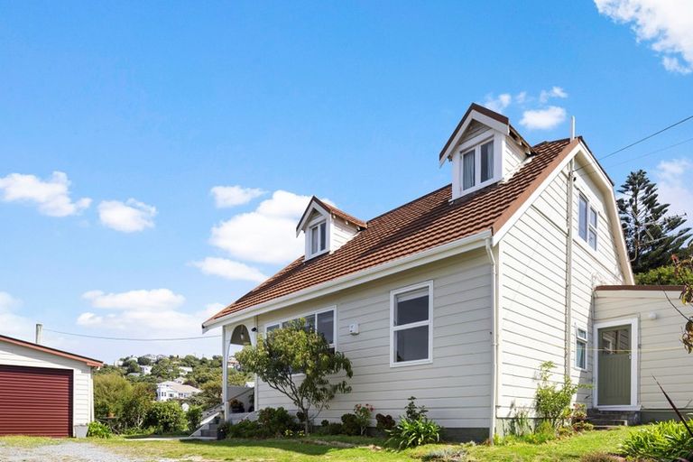 Photo of property in 15 Naughton Terrace, Kilbirnie, Wellington, 6022