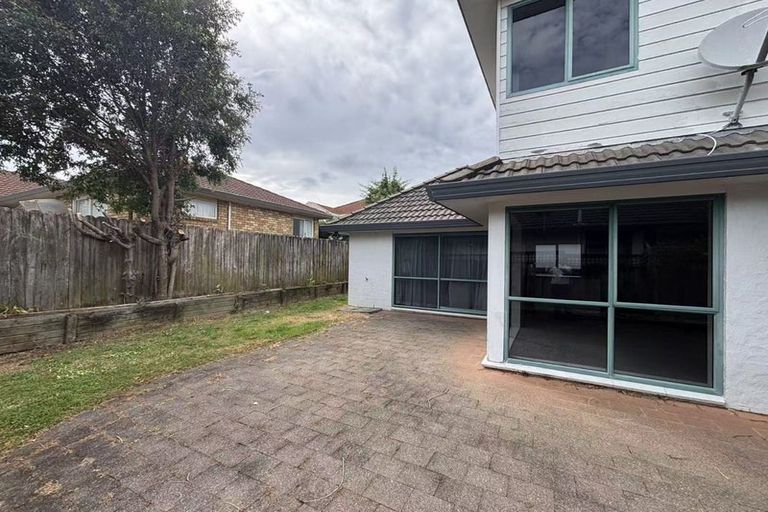 Photo of property in 2/15 Dunn Place, Farm Cove, Auckland, 2010
