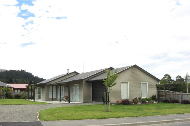 Photo of property in 4 Grantham Drive, Hanmer Springs, 7334