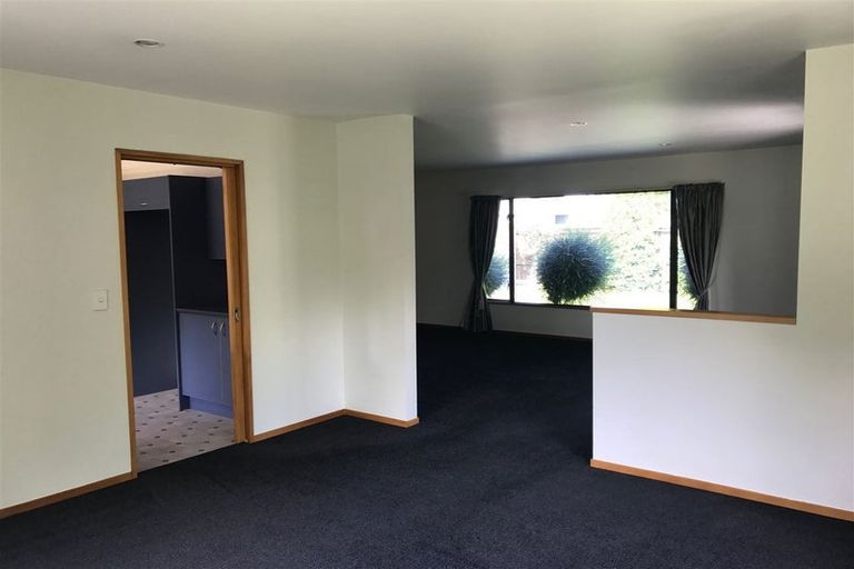 Photo of property in 16 Buckleys Road, Rangiora, 7400