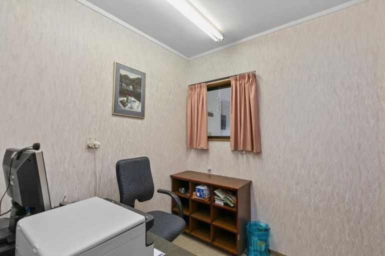 Photo of property in 18 Kilsyth Street, Karori, Wellington, 6012