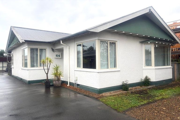Photo of property in 2/64 Division Street, Riccarton, Christchurch, 8041