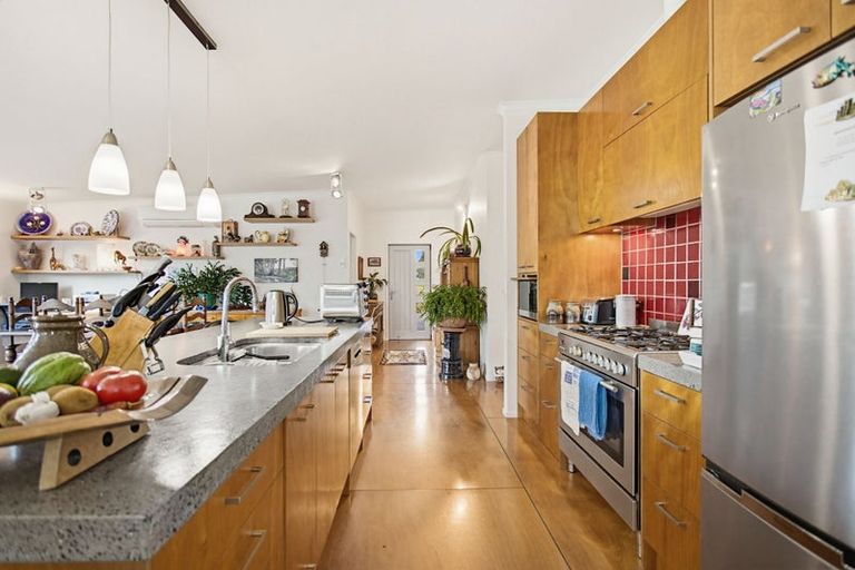 Photo of property in 5 Debenham Drive, Whitianga, 3510