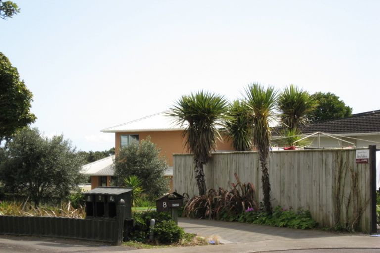 Photo of property in 8 Ronald Street, Strandon, New Plymouth, 4312