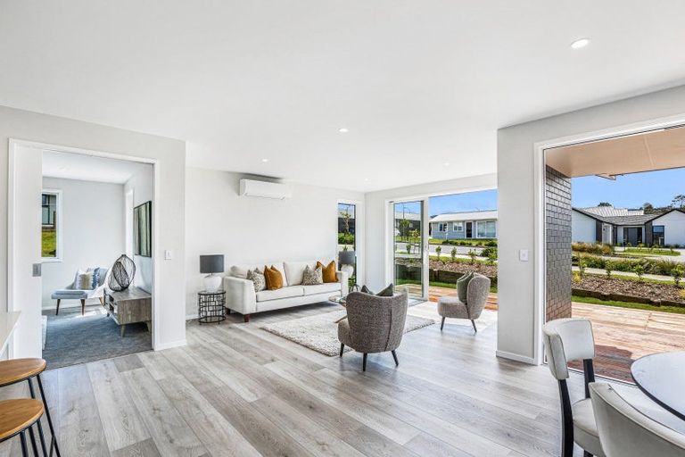 Photo of property in 95 Glenvar Ridge Road, Long Bay, Auckland, 0630