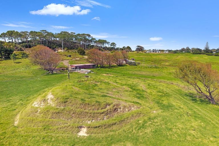 Photo of property in 413 Waihue Road, Dargaville, 0372