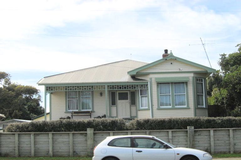 Photo of property in 16 Caius Avenue, Gonville, Whanganui, 4501