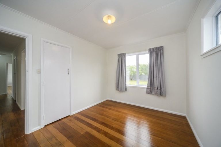 Photo of property in 649 Featherston Street, Roslyn, Palmerston North, 4414