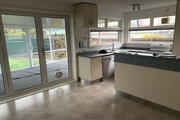 Photo of property in 10 Cotswold Avenue, Bishopdale, Christchurch, 8053