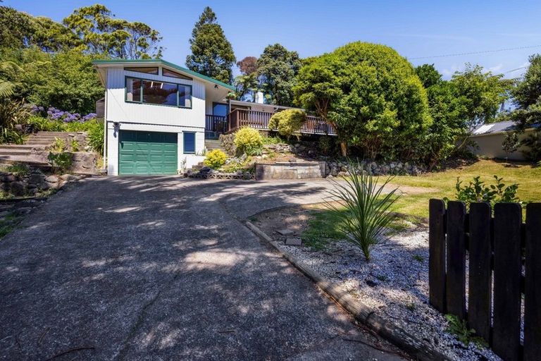 Photo of property in 15 Awanui Street, Merrilands, New Plymouth, 4312