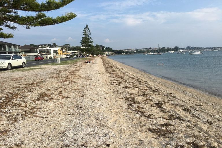 Photo of property in 86 Hattaway Avenue, Bucklands Beach, Auckland, 2012