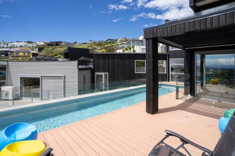 Photo of property in 11 Saint Remy Lane, Redcliffs, Christchurch, 8081