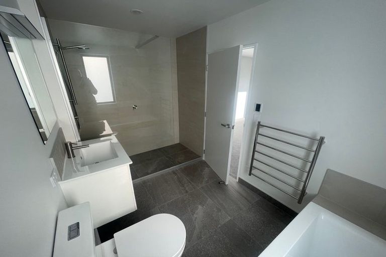 Photo of property in 34 Holystone Road, Whitby, Porirua, 5024