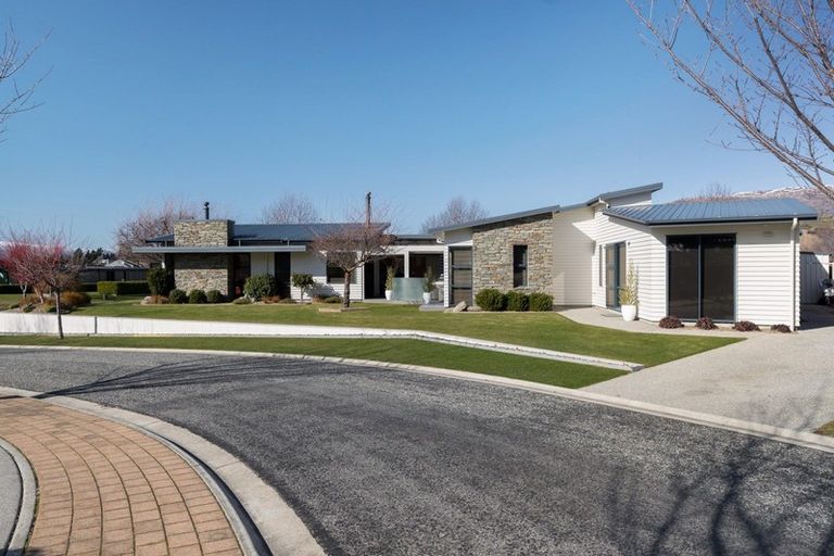 Photo of property in 40 Kelliher Drive, Wanaka, 9305