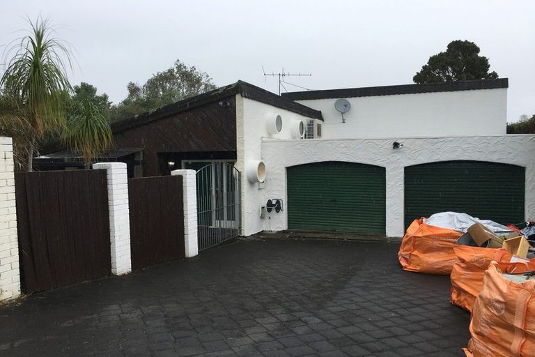 Photo of property in 9 Micawber Place, Mellons Bay, Auckland, 2014