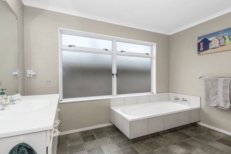 Photo of property in 2 Masters Avenue, Hillcrest, Hamilton, 3216