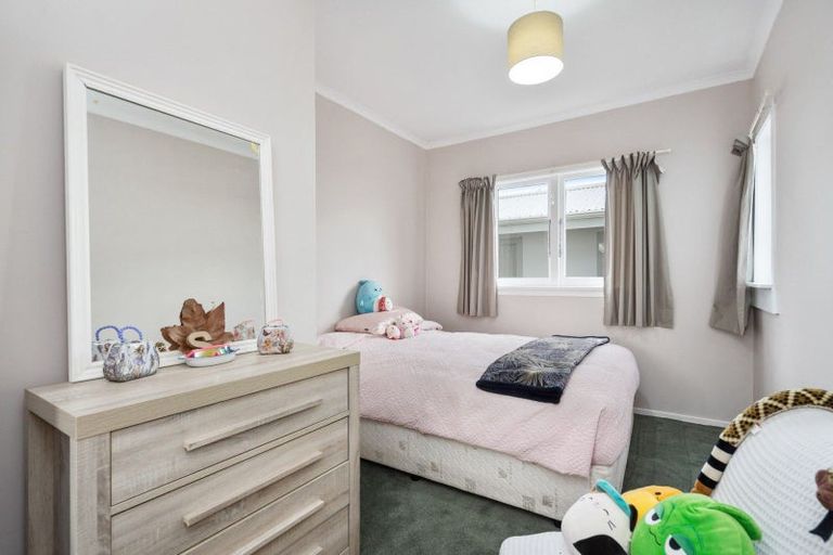 Photo of property in 9 Whimp Avenue, Onerahi, Whangarei, 0110