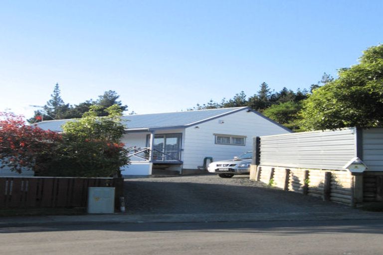 Photo of property in 6 Takanini Grove, Stokes Valley, Lower Hutt, 5019