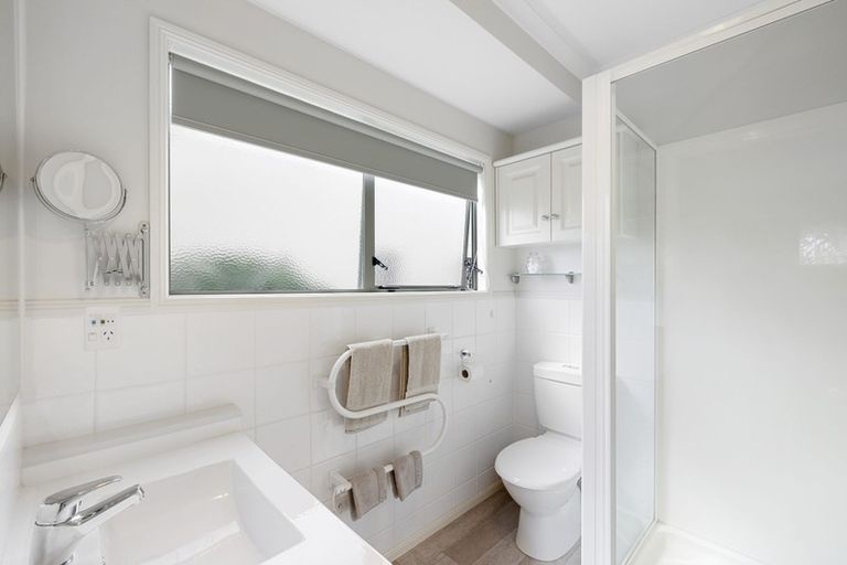 Photo of property in 14 Shelter Grove, Frankleigh Park, New Plymouth, 4310