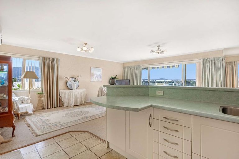 Photo of property in 22 Cobbe Place, Pomare, Rotorua, 3015