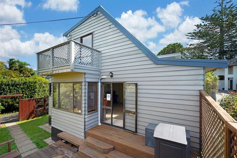 Photo of property in 2/40 Williamson Avenue, Belmont, Auckland, 0622