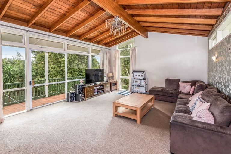 Photo of property in 18a Hillcrest Grove, Hillpark, Auckland, 2102