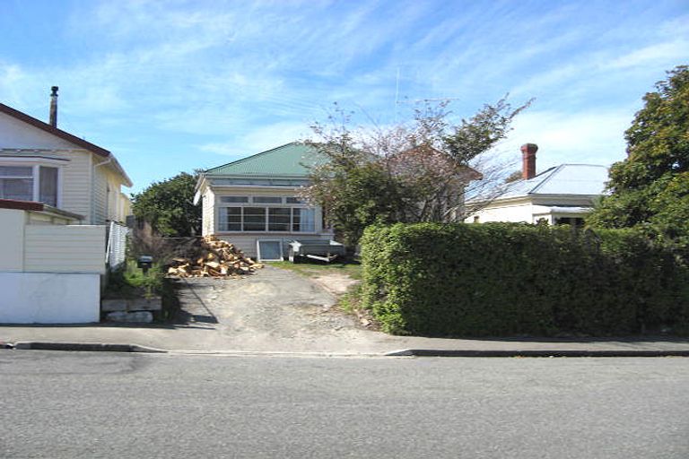 Photo of property in 43 Avenue Road, West End, Timaru, 7910