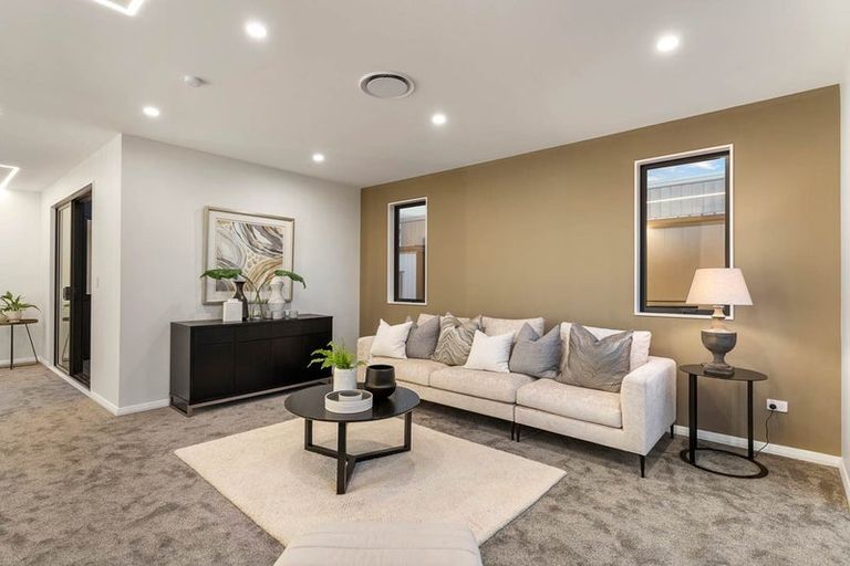 Photo of property in 8 Kumukumu Road, Long Bay, Auckland, 0630