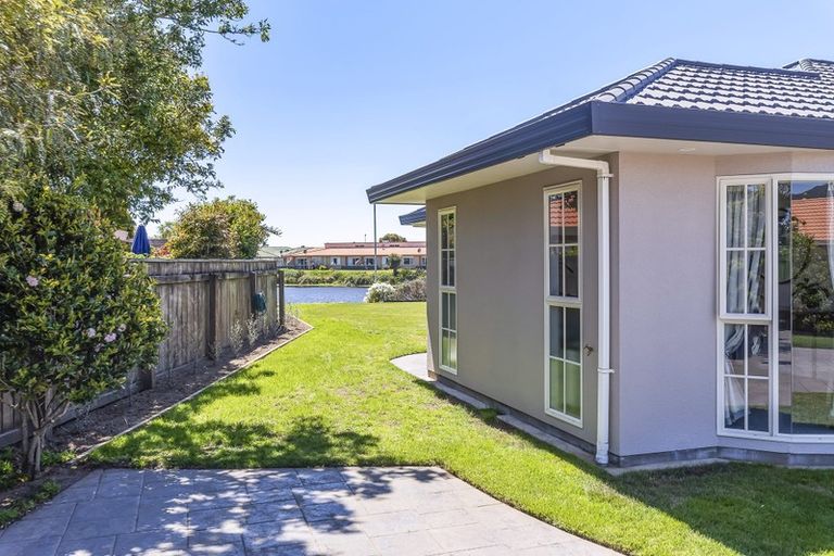 Photo of property in 10 Glen Loch Place, Paraparaumu, 5032