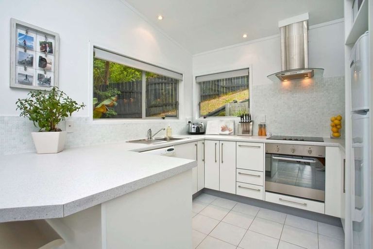 Photo of property in 79 Stott Avenue, Birkdale, Auckland, 0626