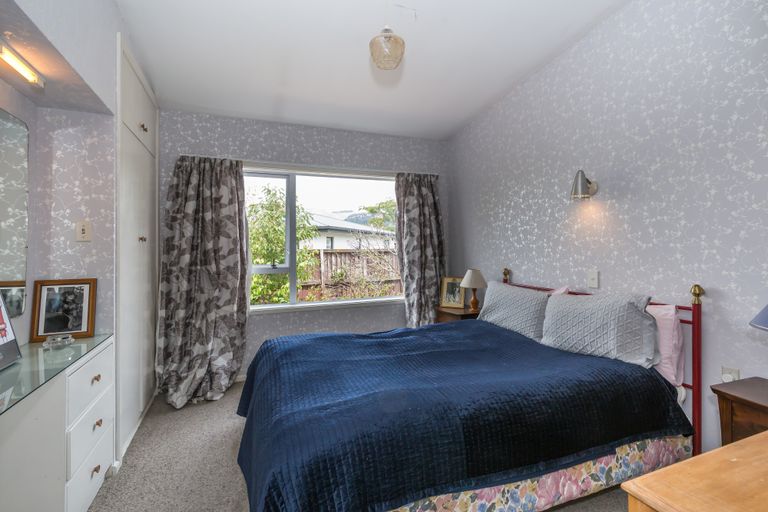 Photo of property in 20 Derrett Place, Saint Martins, Christchurch, 8022