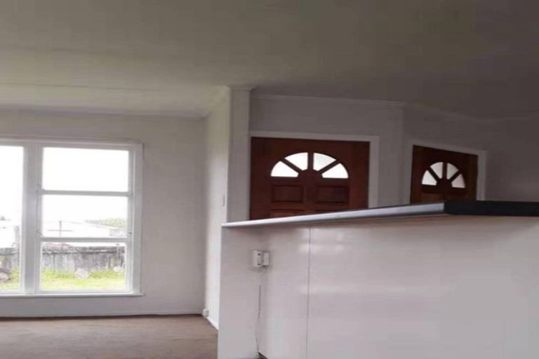 Photo of property in 57 Kayes Road, Pukekohe, 2120