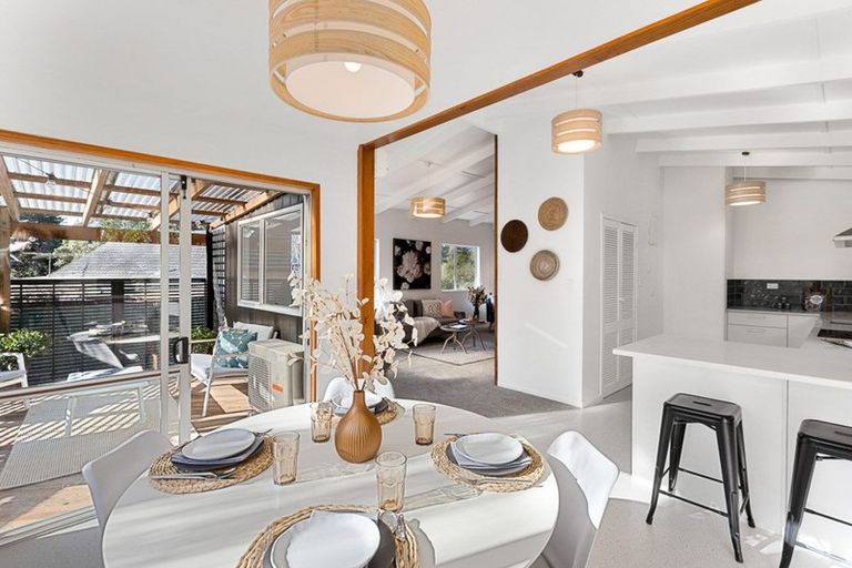 Photo of property in 1/107 Konini Road, Titirangi, Auckland, 0604